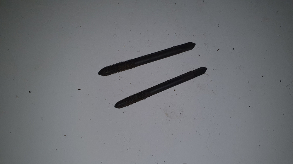 Метчик ручной метрический М4 (черный). СССР. Харьков - изображение 1