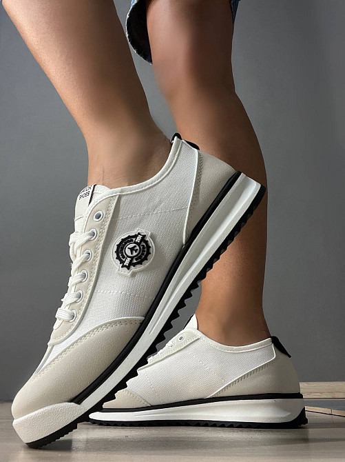 Кросівки жіночі Navigator 3241-2 з текстилю з емблемою білі, 37, 24 см Київ - фото 1