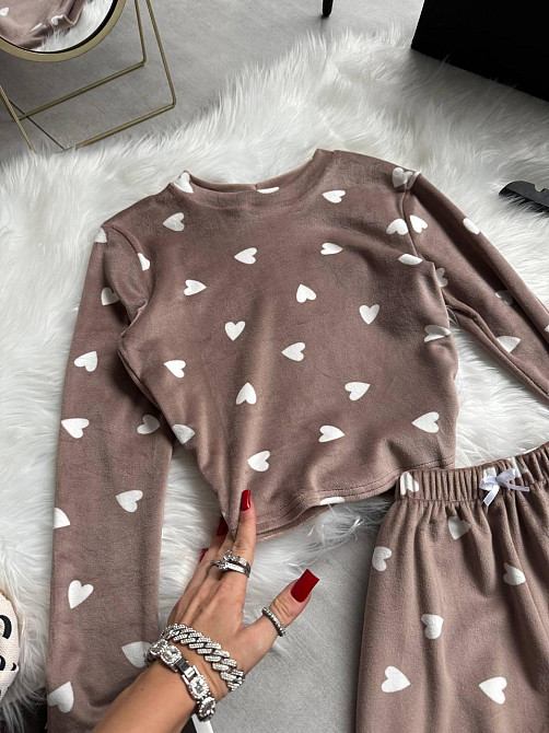 Жіноча стильна принтована домашня піжама з плюшевого велюру Капучино Одеса - фото 5