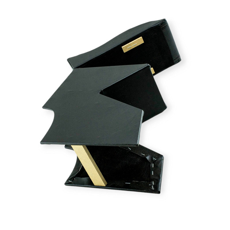 Подлокотник ваз 2110 черный с вышивкой (кожзам) new изгибом Мукачево - изображение 1