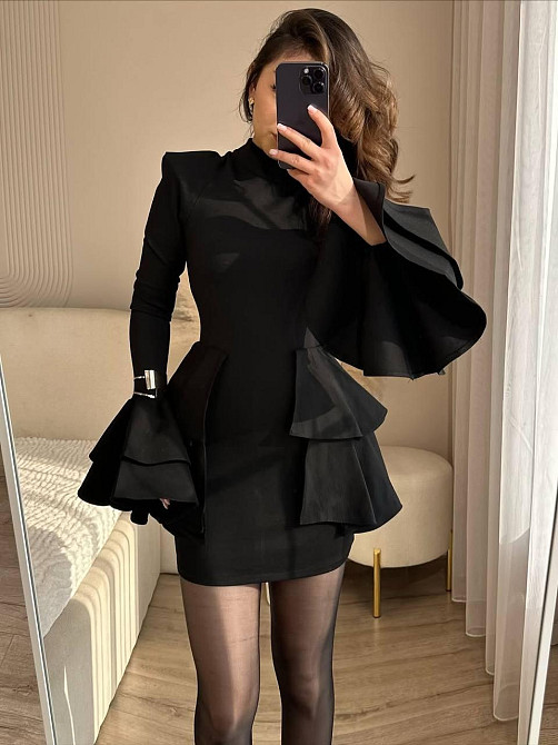 Женское черное мини платье с воланами трикотаж алекс 44/46 Одесса - изображение 3