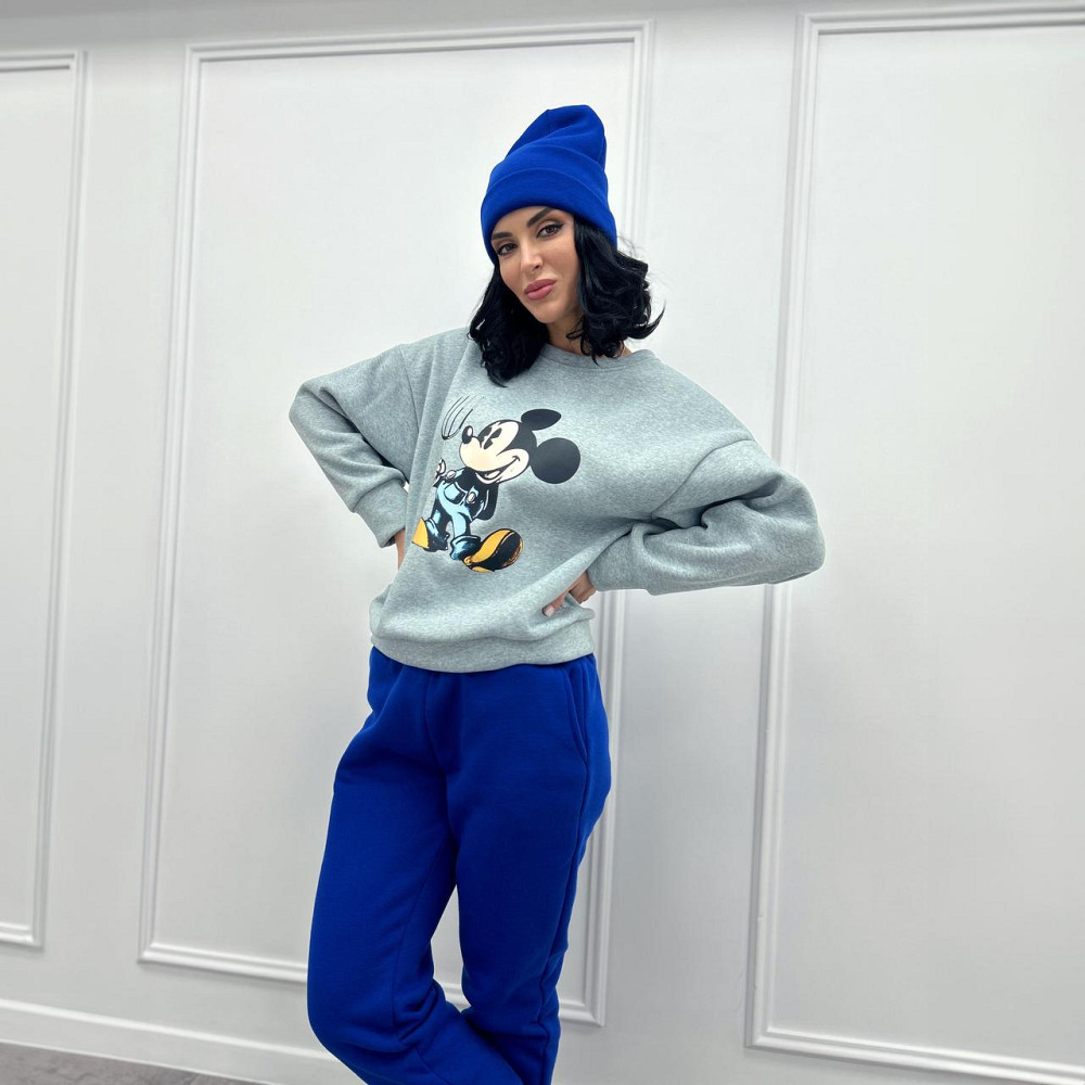 Двухцветный спортивный костюм с шапкой 