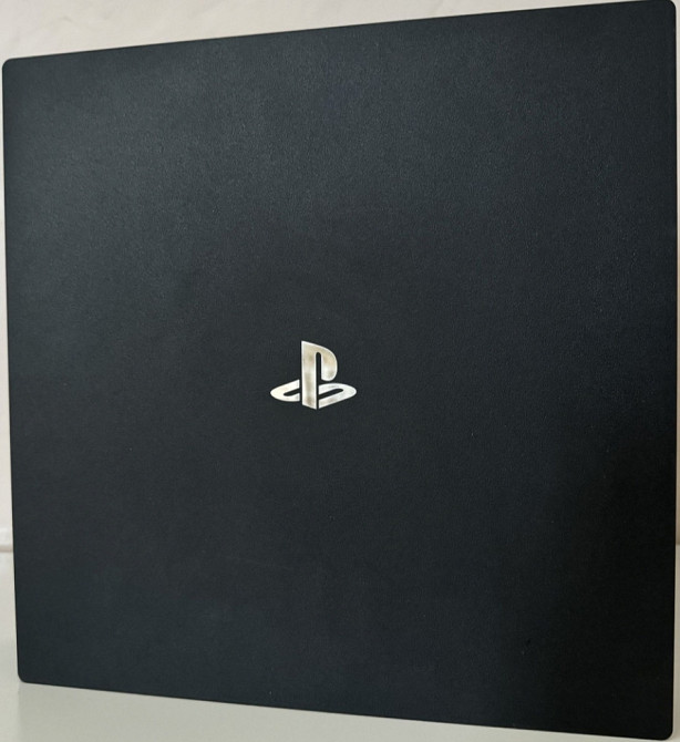 Приставка: Sony PlayStation 4 Pro 1TB 7208 .Как новая ! Киев - изображение 4