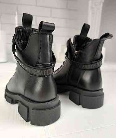 AVALON Черевики жіночі AVALON чорні натуральна шкіра висота 16 см розмір 39 (4953) Коломыя