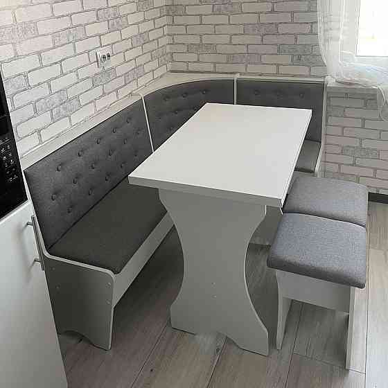 Уголок Семейный со столом и 2 табурета 114х154 см Ткань / Белый Львов