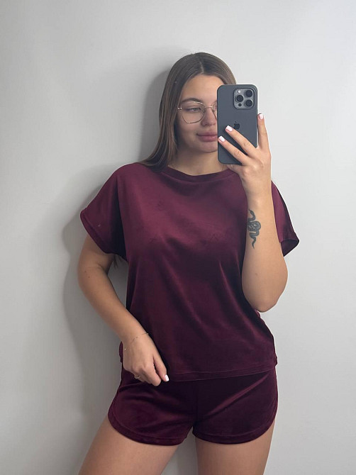 Пижама женская футболка + шорты из плюшевого велюра Бордовый L Харьков - изображение 1
