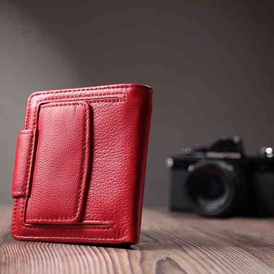 Вертикальный кошелек для ярких женщин из натуральной кожи ST Leather 22702 Красный Киев