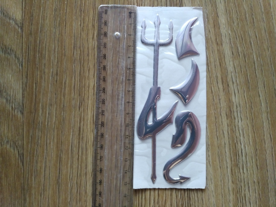 Стікер на авто Чортик з вилами опукла на емблему Київ - фото 4