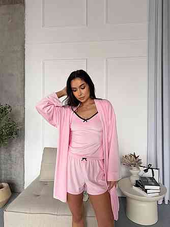 Женский повседневный домашний велюровый комплект тройка: халатик+майка+шорты Розовый Одесса