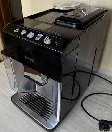 Сучасна кавомашина з підсвіткою Siemens EQ.500 integral Київ