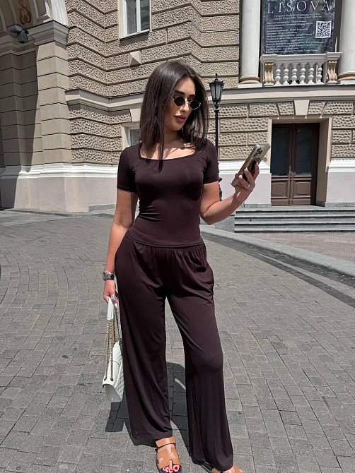 Жіночий трендовий костюм з м'якої натуральної тканини турецька віскоза Шоколад Одеса - фото 1