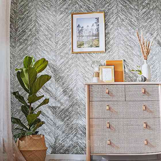 Шпалери вінілові на флізелін Rasch Linares 0.53х10 смуги ялинкою ефект потертості сірі з сріблом 617528 Київ