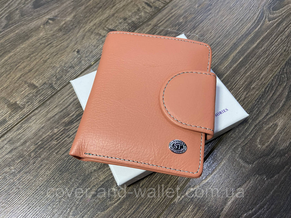 Квадратний жіночий шкіряний гаманець коралового кольору на магніті ST 415 Київ - фото 2