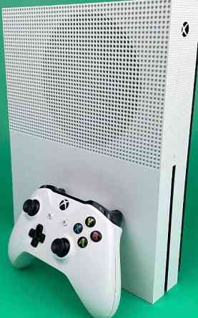 Xbox One S 500 ГБ, Один джойстик, Відмінний стан. Харків