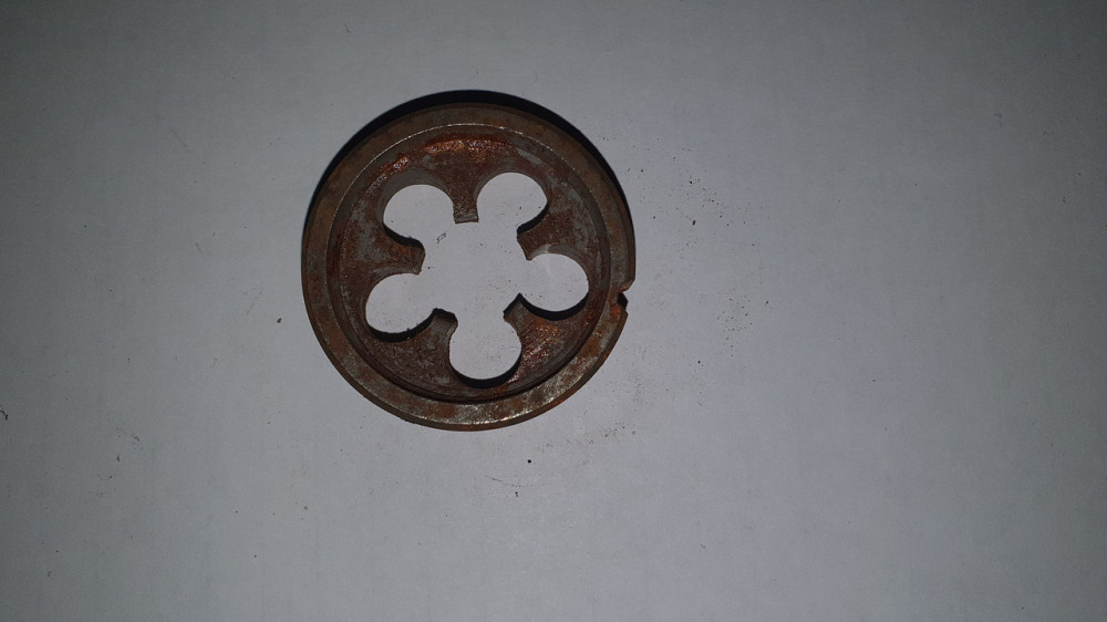 Плашка (лерка) метрическая М14х0.75. СССР. Харьков - изображение 1