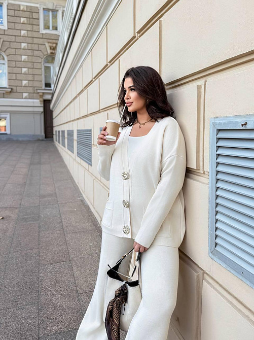 Жіночий базовий прогулянковий костюм: кофта та штани дрібне машинне в'язання Молочний Одеса - фото 8