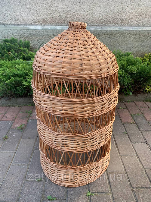 Люстра плетеная  высокая  в кафе Киев - изображение 1