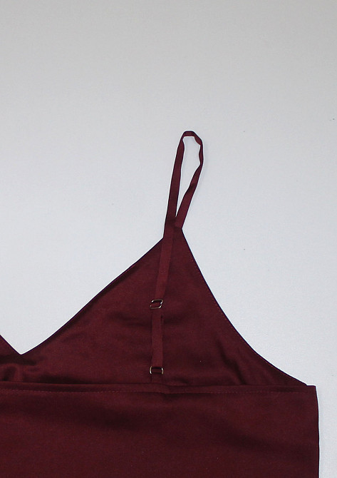 Жіноча нічна шовкова сорочка на регульованих бретельках Бордовий L Харків - фото 3