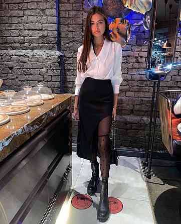 Женская трендовая юбка с привлекательным вырезом на ножке костюмный тиар 50/52 Одесса