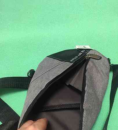 Мужская сумка через плечо серая - размер сумки 35*19см, 2 кармана спереди и 2 кармашки с правого боку Киев