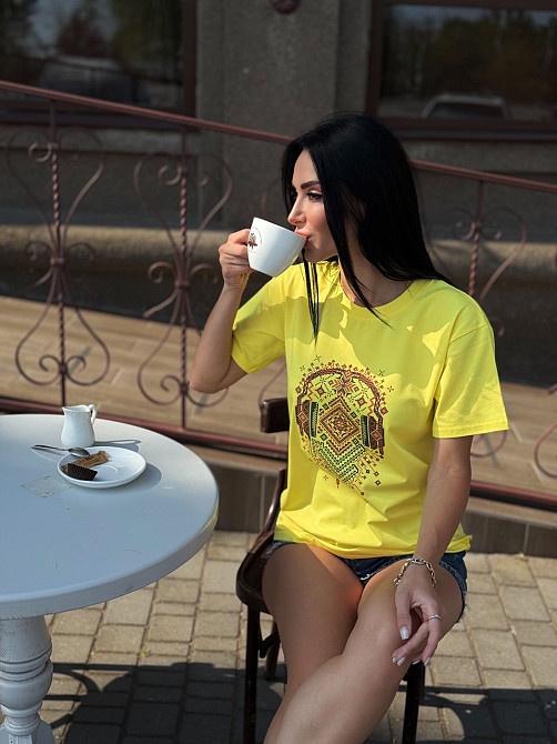 Женская футболка из хлопка 