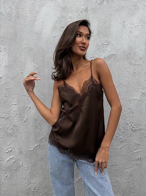 Жіночий романтичний привабливий шовковий топ із мереживом Шоколад, 2XL-3XL Одеса - фото 3