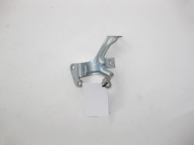 Mercedes-Benz  A2720100240 Кронштейн декоративної кришки двигуна та клапана повітряного насоса двигуна M272 V6 2.5 3.0 3.5л M273 V8 4.6 5.5л Одесса - изображение 2