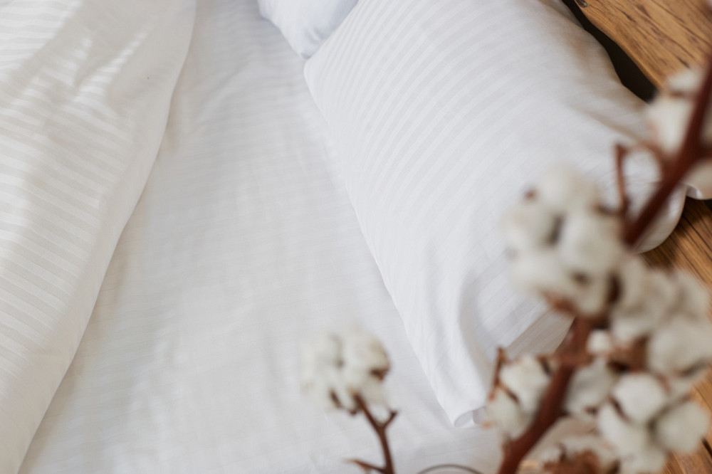 Комплект постельного белья Ideal Textile страйп сатин белый полуторный (56860348) Черновцы - изображение 3