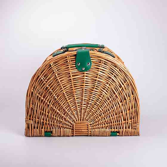 Плетена корзина для пікніка на 4 особи з посудом Київ