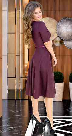 Красивое платье с расклешённой юбкой (44) Киев