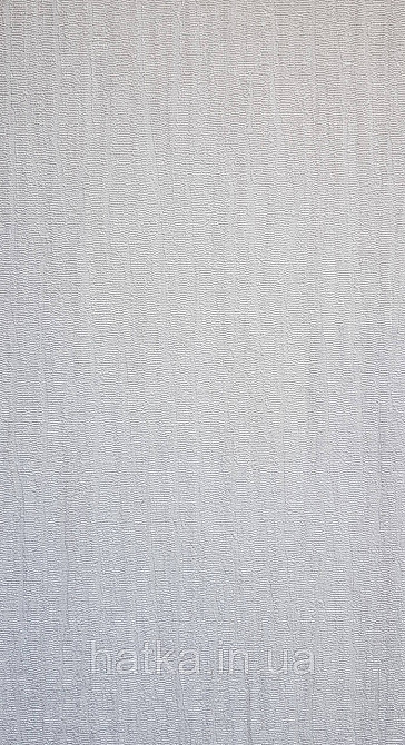 Шпалери вінілові на флізеліні AdaWall Seyyah1.06х10 однотонні хвилясті смуги структурні біло-сірі з глянцем Київ - фото 1