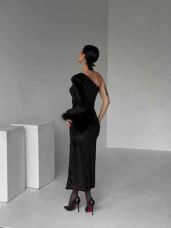 Женское элегантное платье на одно плечо с разрезом бархат Одесса