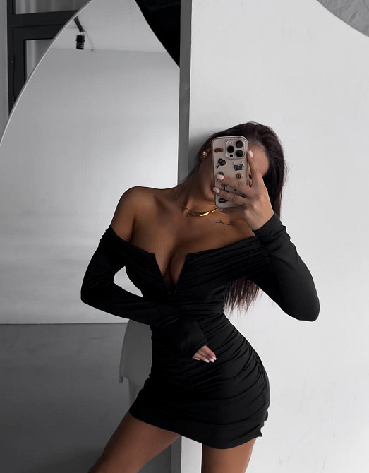 Женское привлекательное роскошное мини-платье с открытым декольте Черный 42/44 Одесса - изображение 3