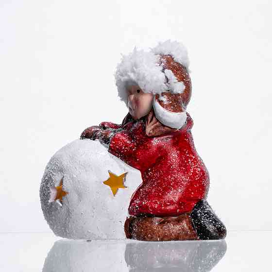 Фигурка Девочка со снежным шаром, подсветка, новогодний декор Киев