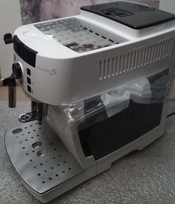Кофемашина DeLonghi Magnifica S 22.110 +подарок(витрина из Германии) Киев - изображение 1