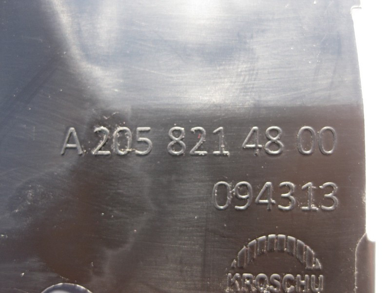 Mercedes-Benz  A2058214800 Кришка кабельного каналу під переднім правим сидінням C-Class W205 EQC N293 Одесса - изображение 3