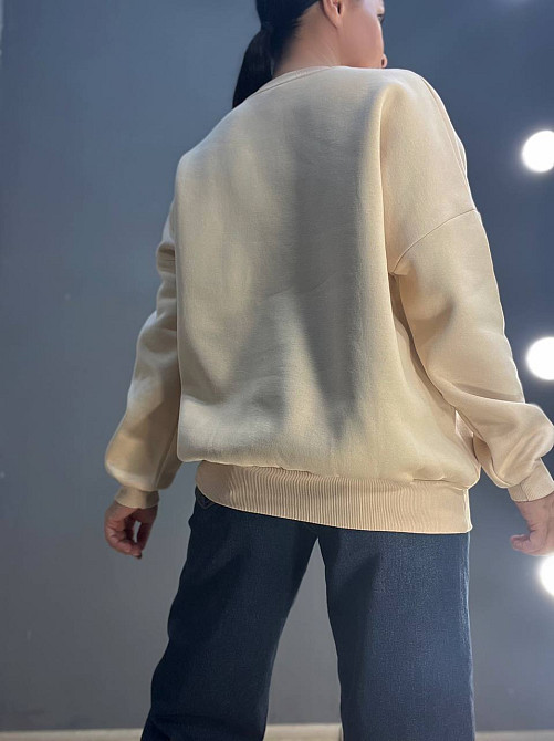 Свитшот женский OLIVIA 2468 надпись впереди VIRGINIA утепленный на флисе модель оверсайз one size, світло-бежевый, one size Киев - изображение 14