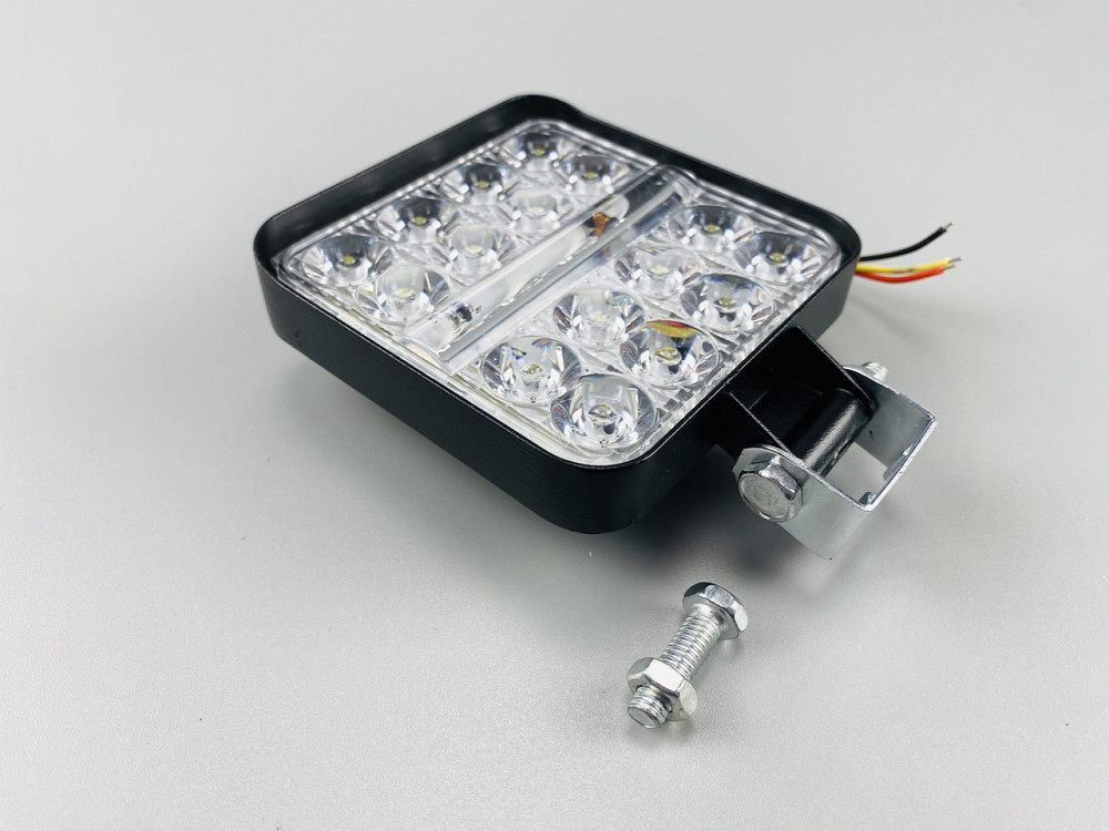 Фара LED квадратна 48W 6000K (26 діодів) багатофункціональна біле світло (верх + низ) + червоне світло (центр) + синє світло (цент Мукачево - фото 8