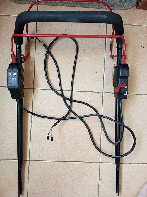 Ручка в сборе Аккумуляторной бесщеточной газонокосилки PARKSIDE PERFORMANCE PRMA 40-LI B2 Полтава - изображение 1