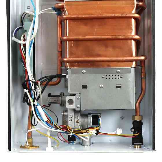 Газова колонка турбована Piramida 24 PG-24D проточний водонагрівач турбо із закритою камерою 10 л/хв димохід в комплекті Київ