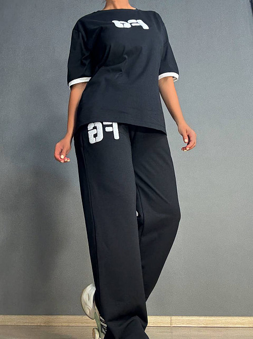 Костюм женский CAPPITONE 101190 оверсайз футболка с нашивкой FG и брюки палаццо на резинке черный, черный, S Киев - изображение 5