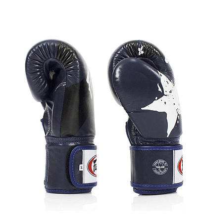 Боксерські рукавиці Fairtex BGV1 Nation Print Blue 10 унцій (бинти в комплекті) Кам'янське - фото 5