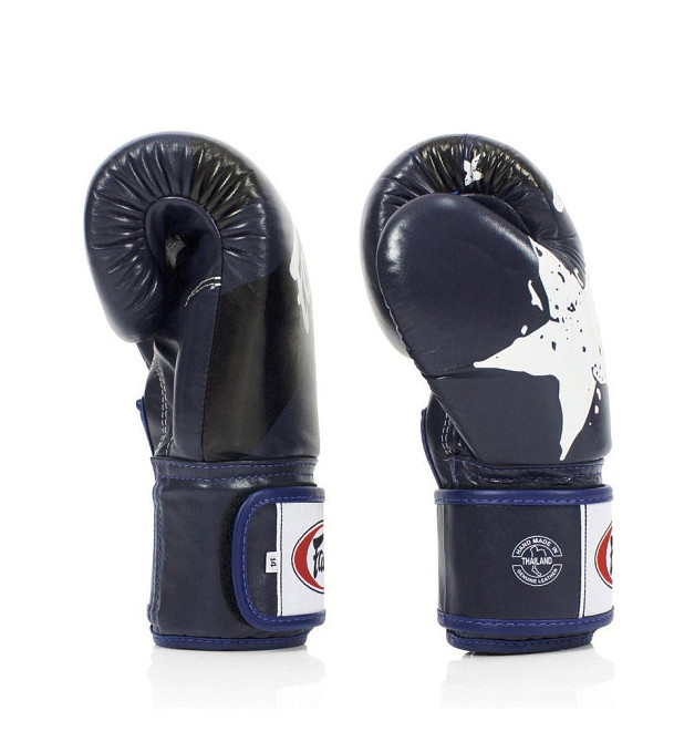 Боксерські рукавиці Fairtex BGV1 Nation Print Blue 10 унцій (бинти в комплекті) Кам'янське - фото 5