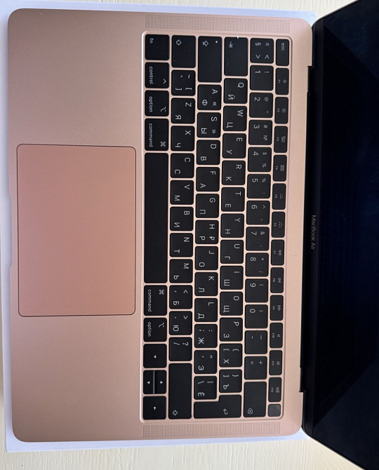 Ноутбук Макбук Air 13 Gold
2018 рік Київ - фото 2