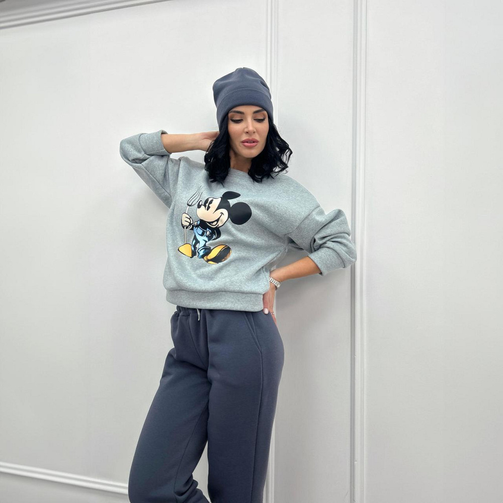 Двухцветный спортивный костюм с шапкой 