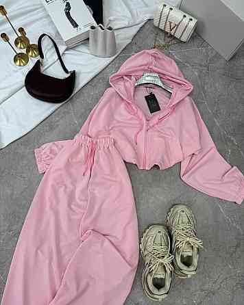 Женский практичный костюм с укороченной кофтой с капюшоном на молнии и свободных брюк палаццо двунитка Одесса