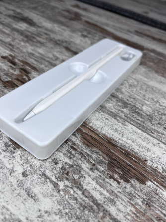 Активный Bluetooth стилус для Apple iPad с магнитной зарядкой, 3 сменных наконечника, рисование и письмо Киев