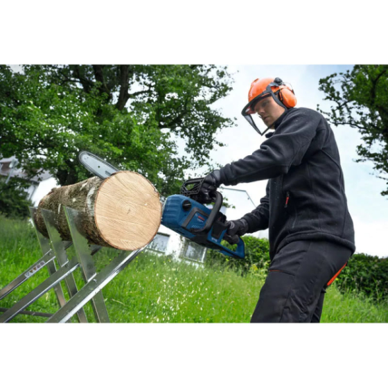 Професійна акумуляторна ланцюгова пила Bosch GKE 18V-40 Professional (без акб та з/п) Київ
