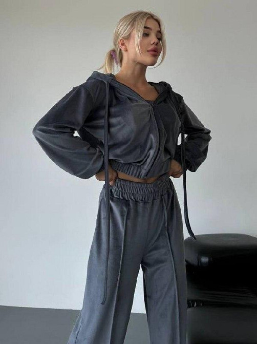 Женский прогулочный плюшевый костюм тройка: кофта топ и штаны велюр-плюш Графит, 42/44 Одесса - изображение 2