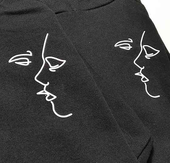 Парні толстовки з капюшоном і кишенькою для хлопця та дівчини з АРТ ПРИНТОМ ЛІЦ Чернівці